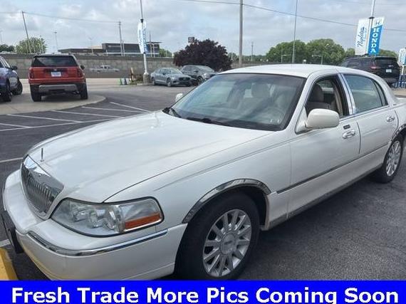 LINCOLN TOWN CAR 2007 1LNHM81V97Y622720 image